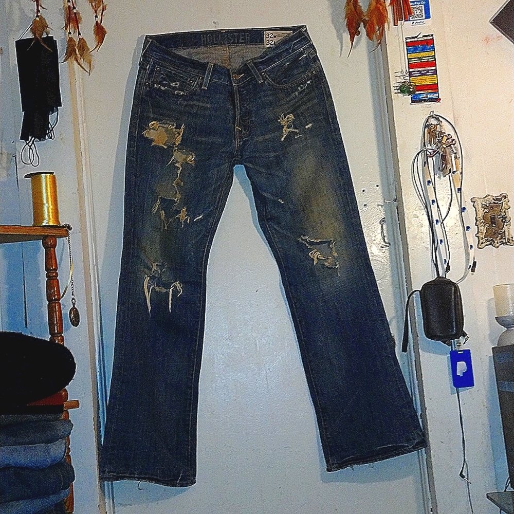 Hollister Dark Denim Hermosa Low Rise Boot. Size 32w by 32L